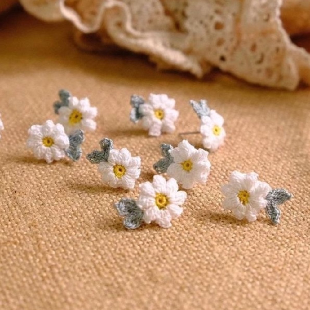 Crochet Daisy Clip-on Earrings
